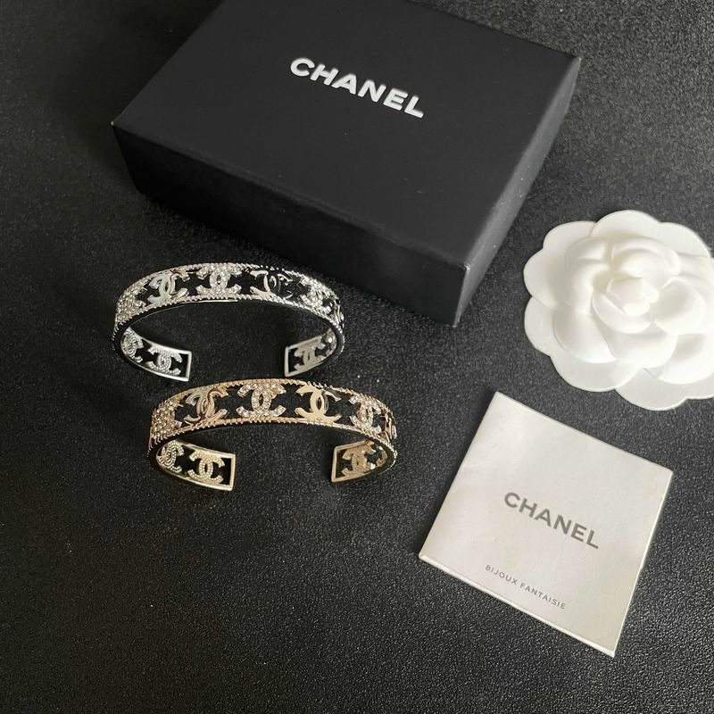Chanel Bracelet 04yxs97
